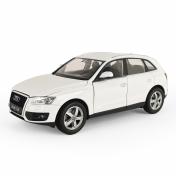 обложка Welly. Машинка 1:24 "Audi Q5" метал., откр. передние двери и капот, белый арт.22518W от интернет-магазина Книгамир